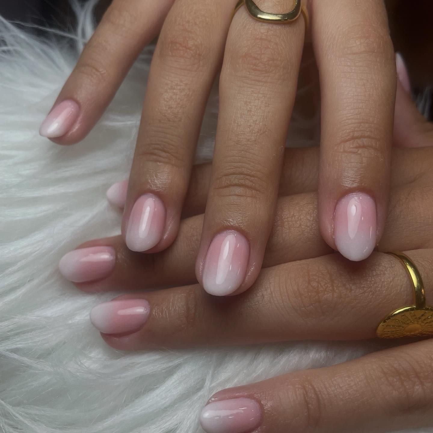 Uñas baby boomer con degradado natural en Vivi Nails Studio, Córdoba